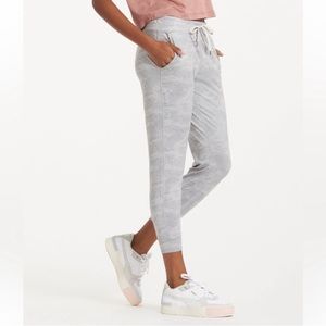 Vuori The Performance Jogger Pale Heather Camo | Small